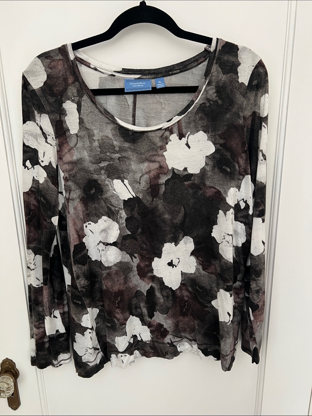 Simply Vera Vera Wang Black, White & Brown Floral Long Sleeve Tee